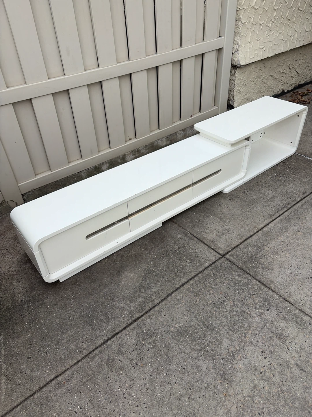 Modern White Extendable TV Stand. Gloss finish - photo 4