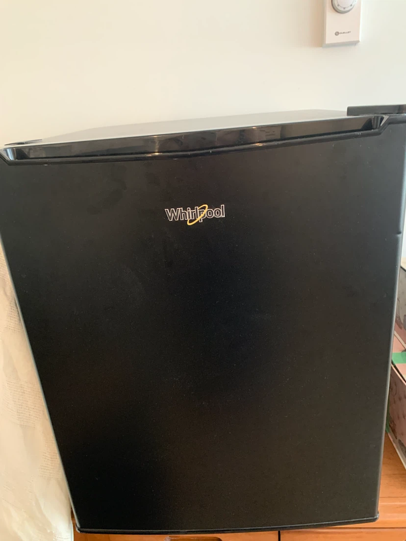 Whirlpool Mini Fridge wide 18” , high 23”dip18” - photo 2