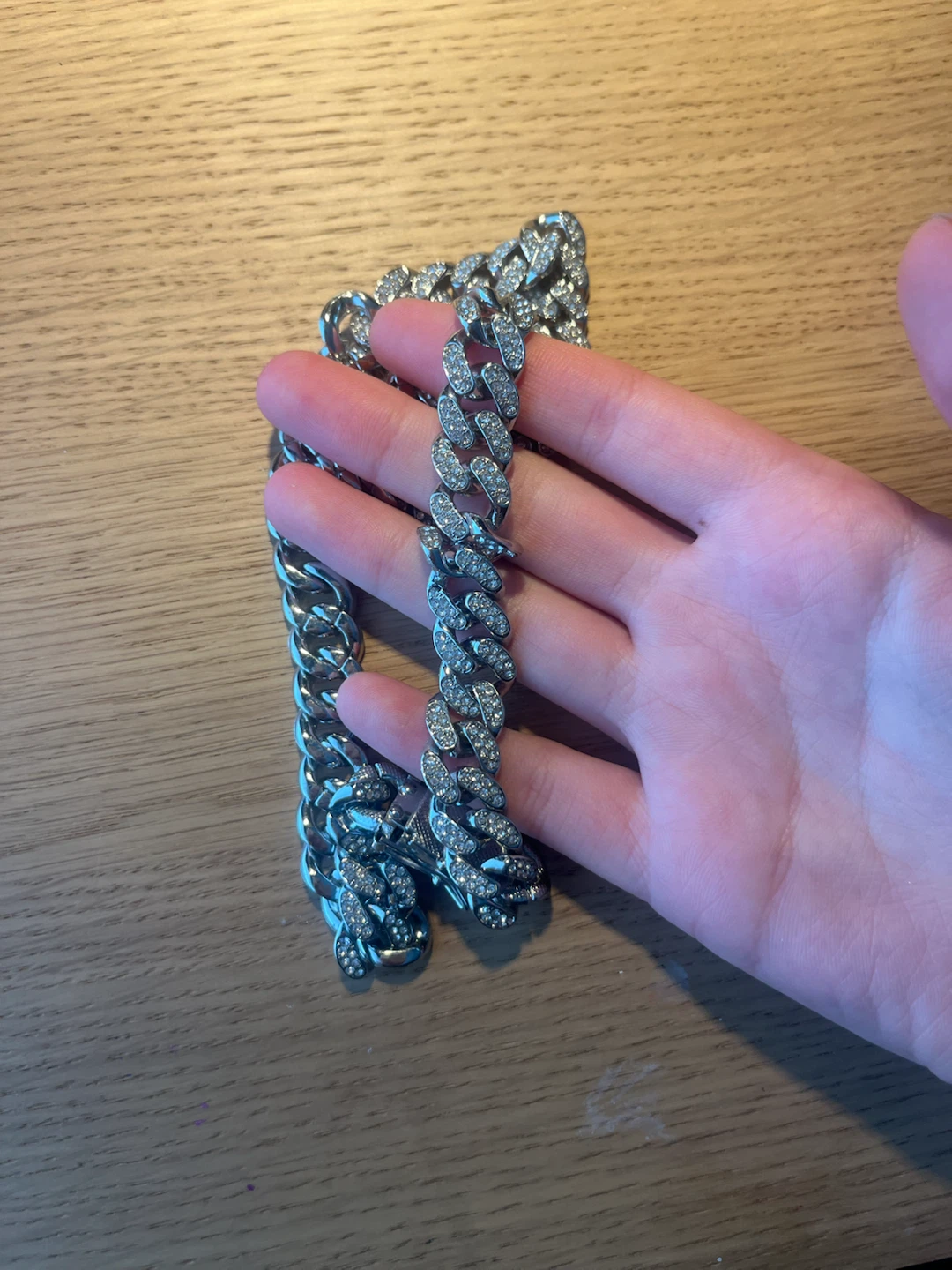 Thick chain with gems - photo 2