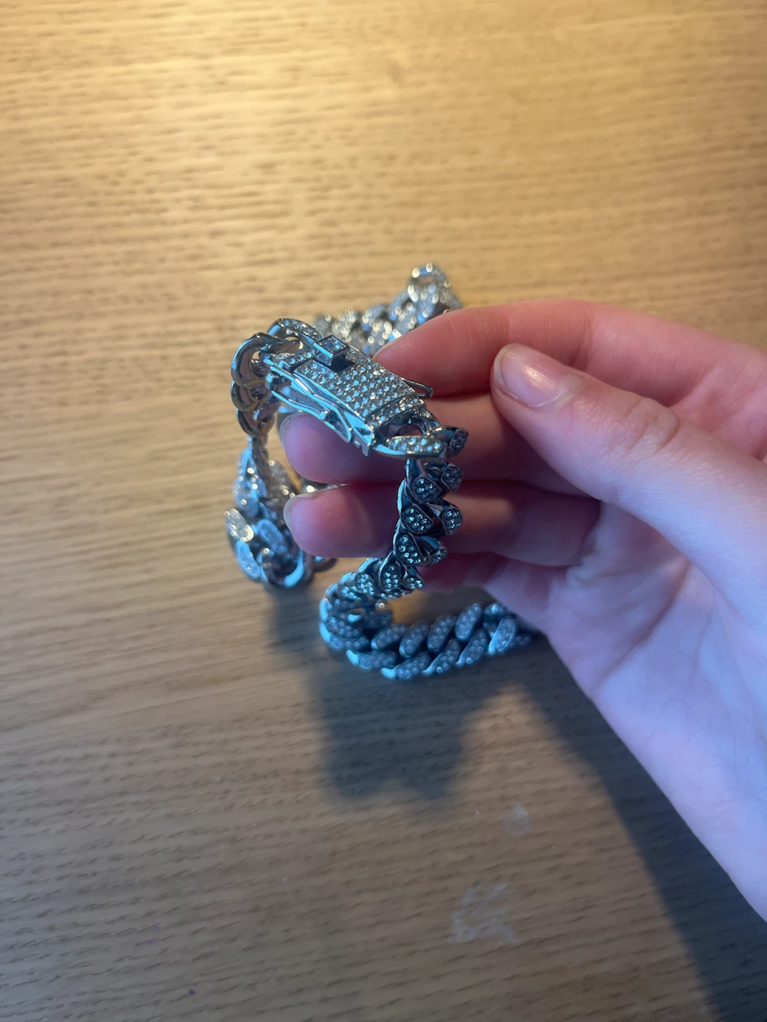 Thick chain with gems - photo 3