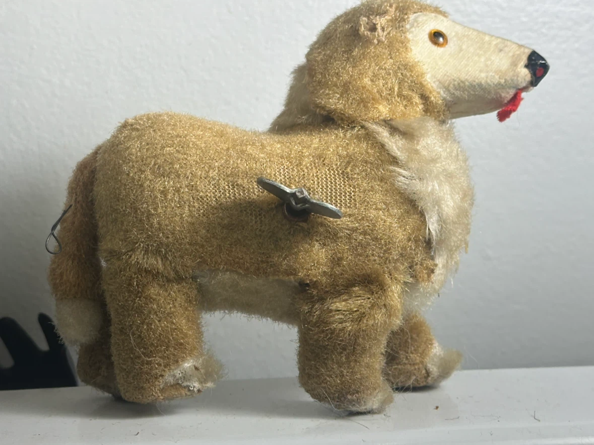 Vintage wind up border collie dog