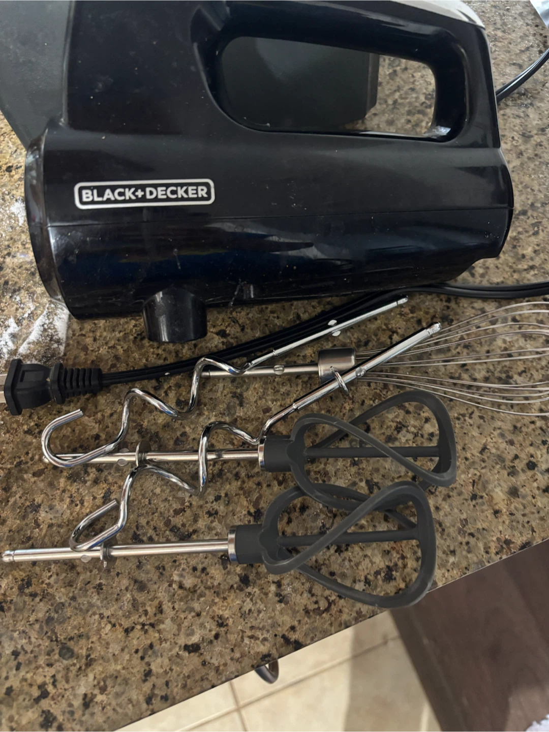 Black+Decker Hand Mixer with Attachments
