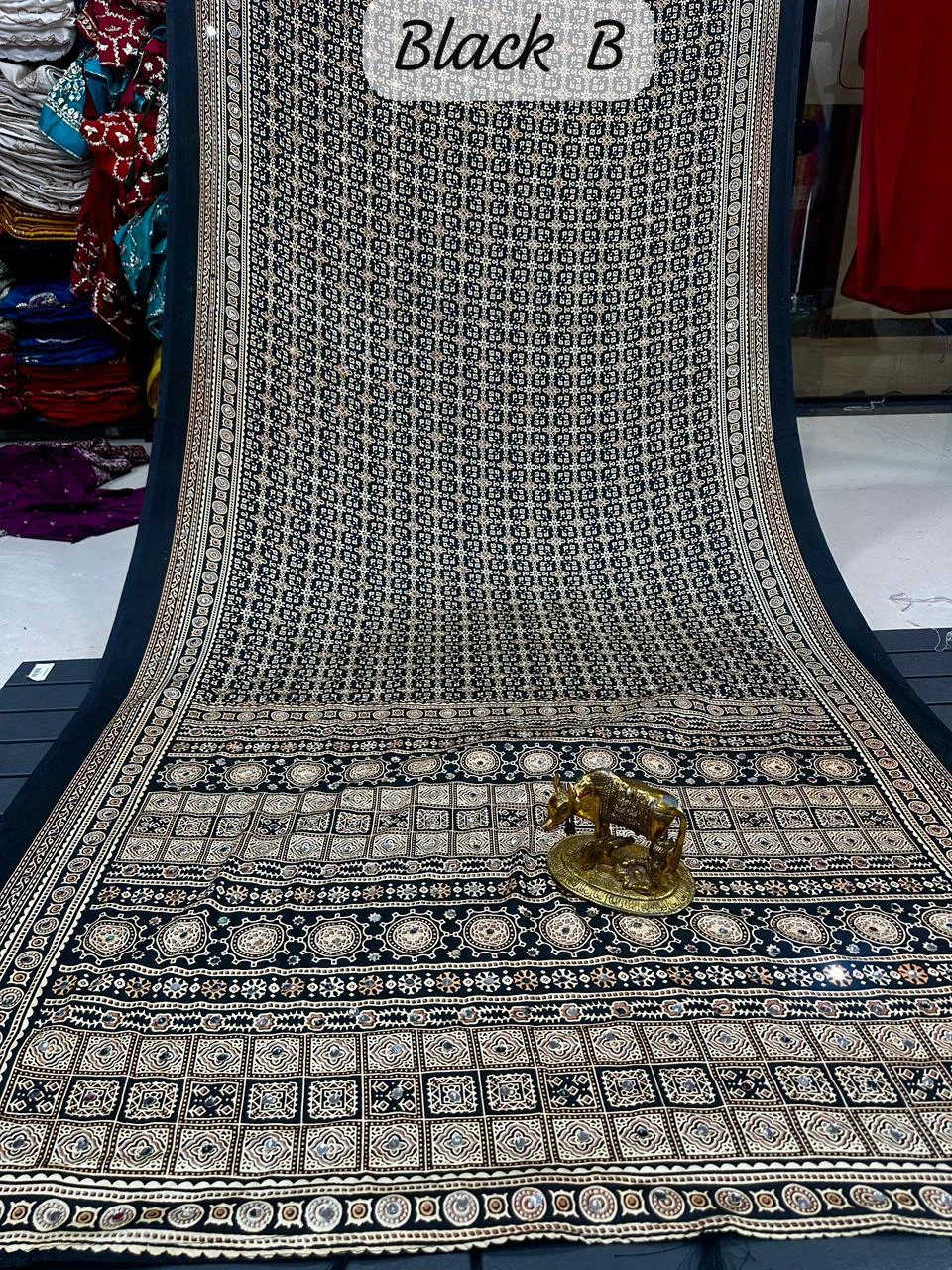 Real mirror work sarees - photo 4