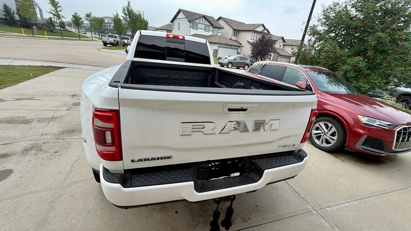 2022Ram 3500 Laramie Truck - photo 2