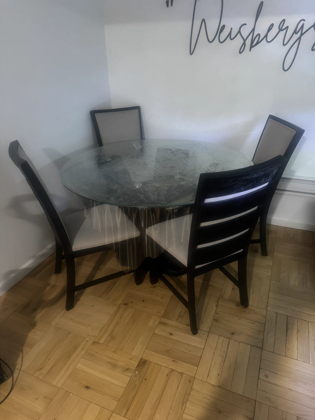4 seater dining table - photo 2
