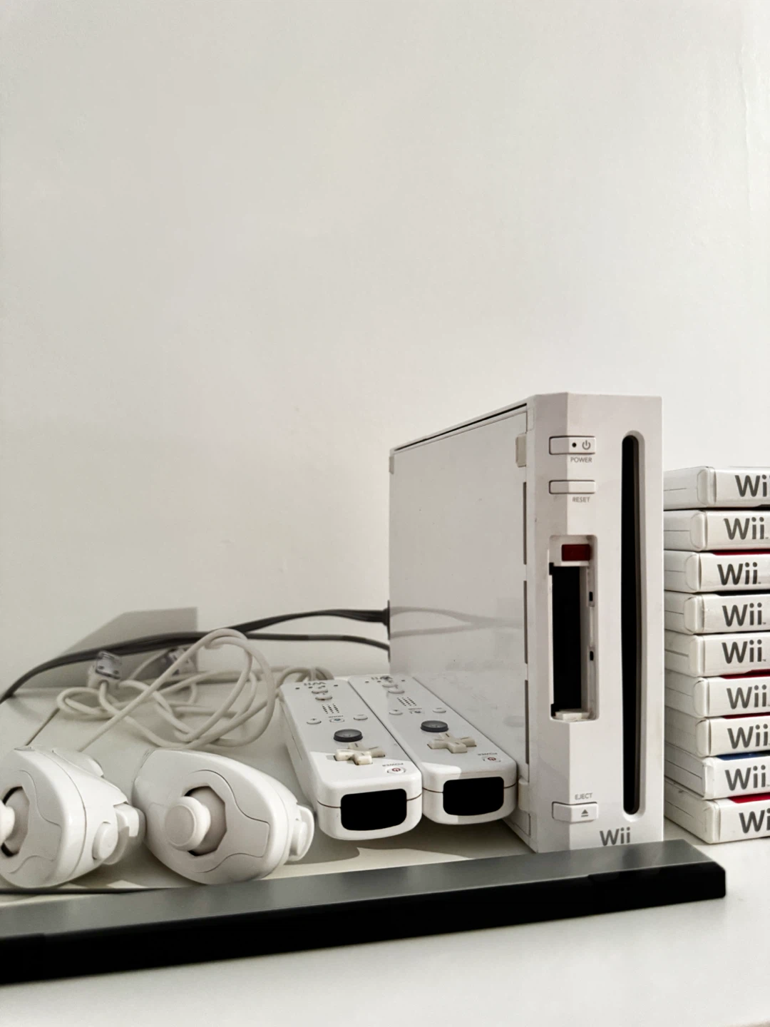 Nintendo Wii Console Bundle with Games - photo 2