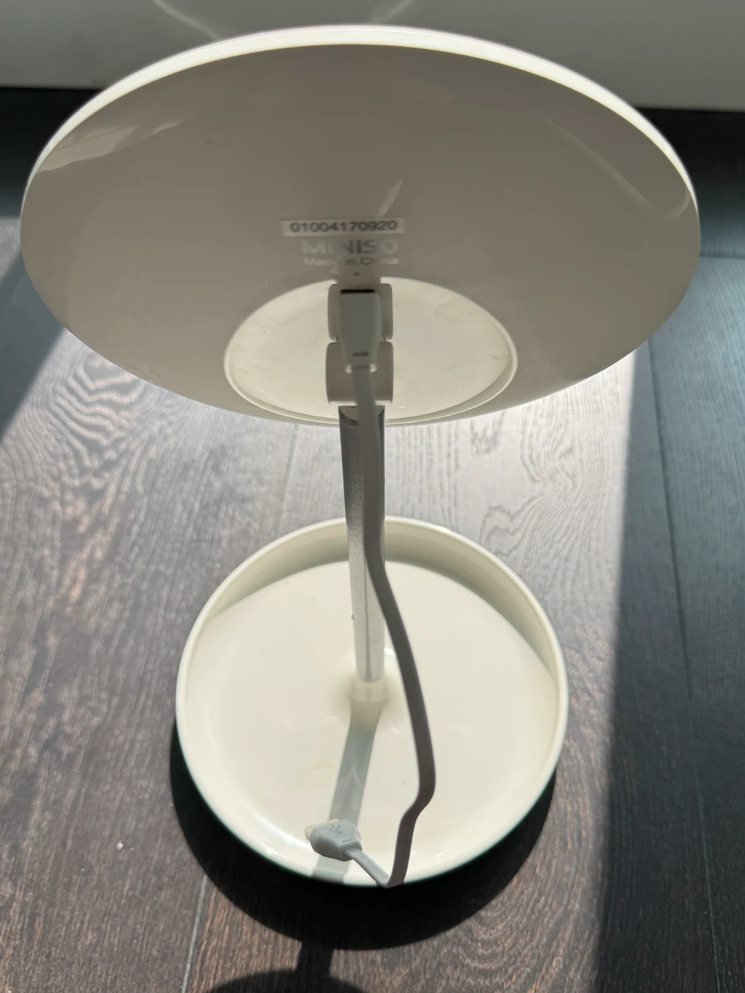 MINISO LED Makeup Mirror with USB Cable - photo 3