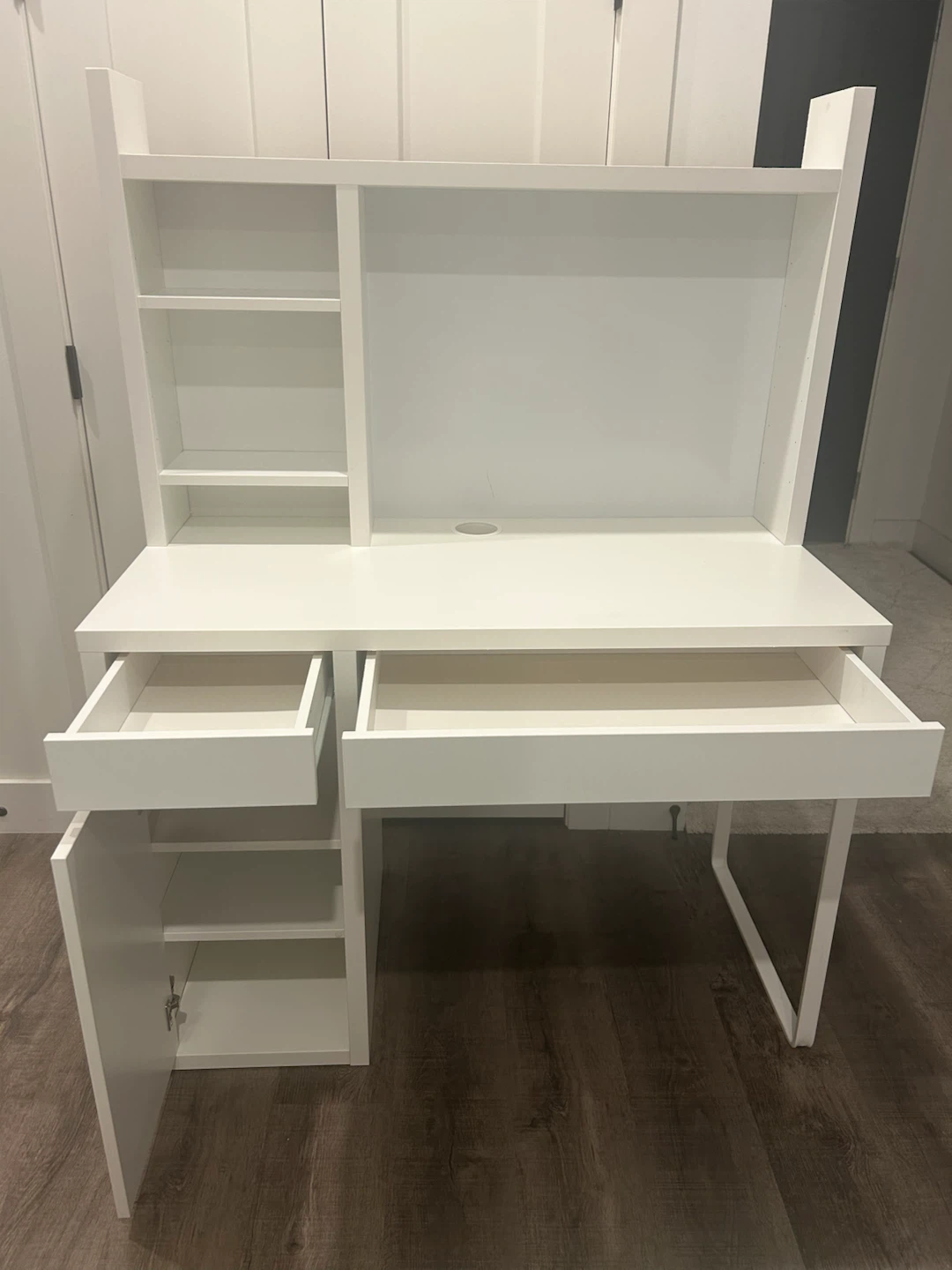 IKEA MICKE desk with hutch - photo 2