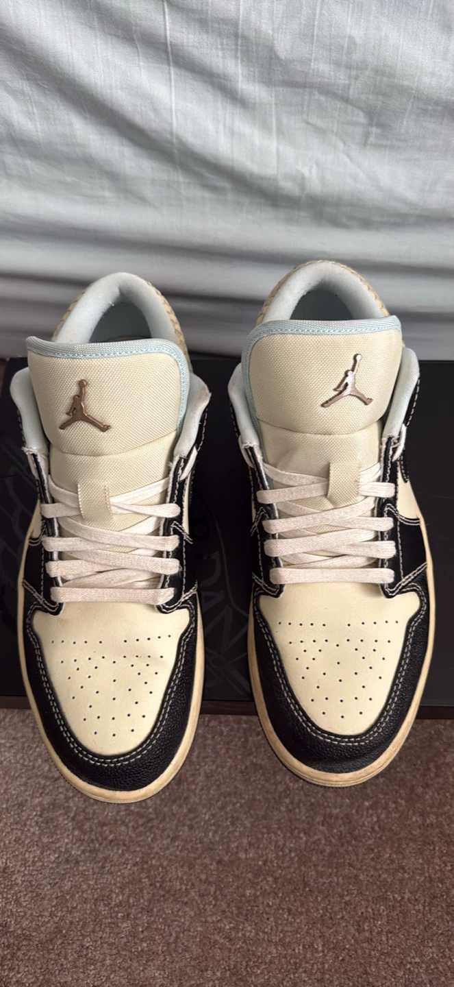 Air Jordan 1 Low SE - photo 2