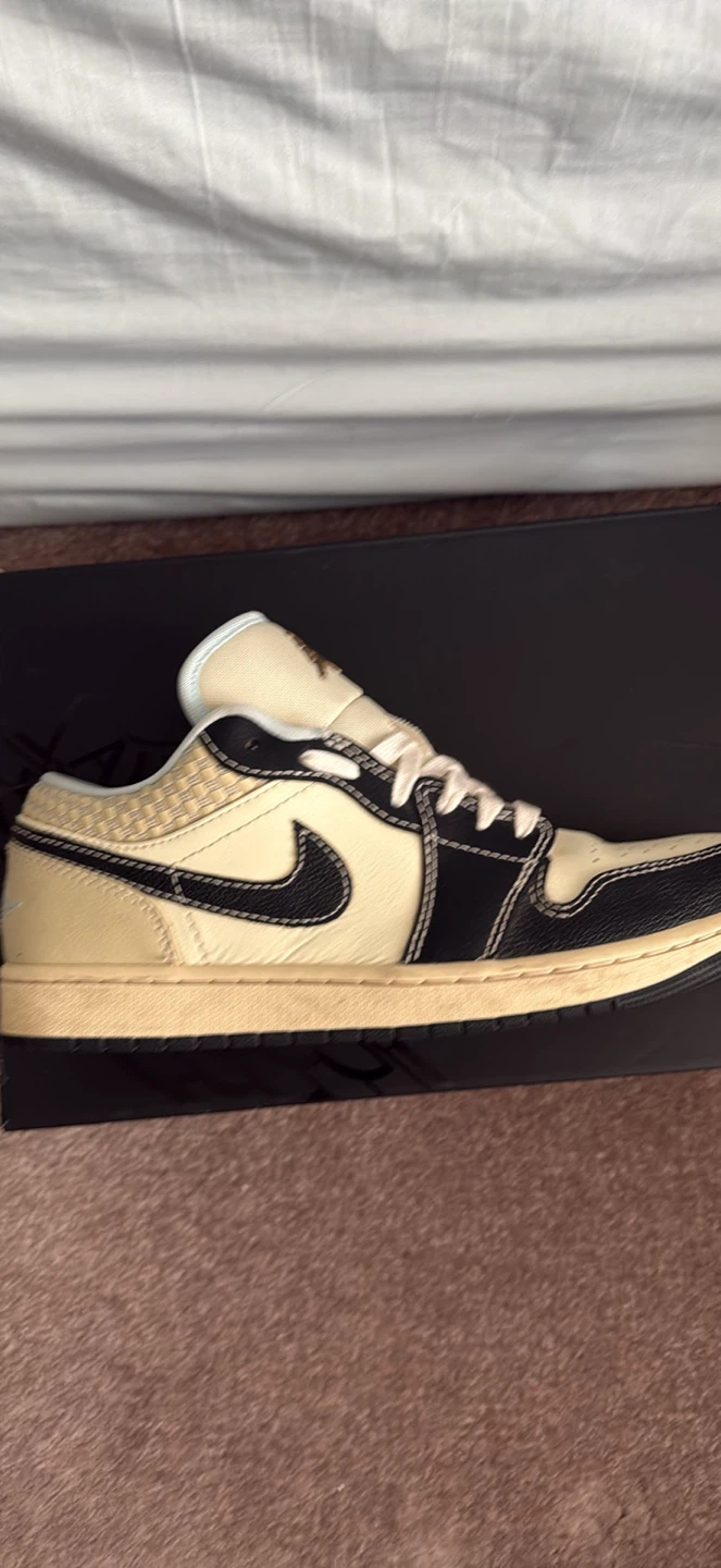 Air Jordan 1 Low SE - photo 4