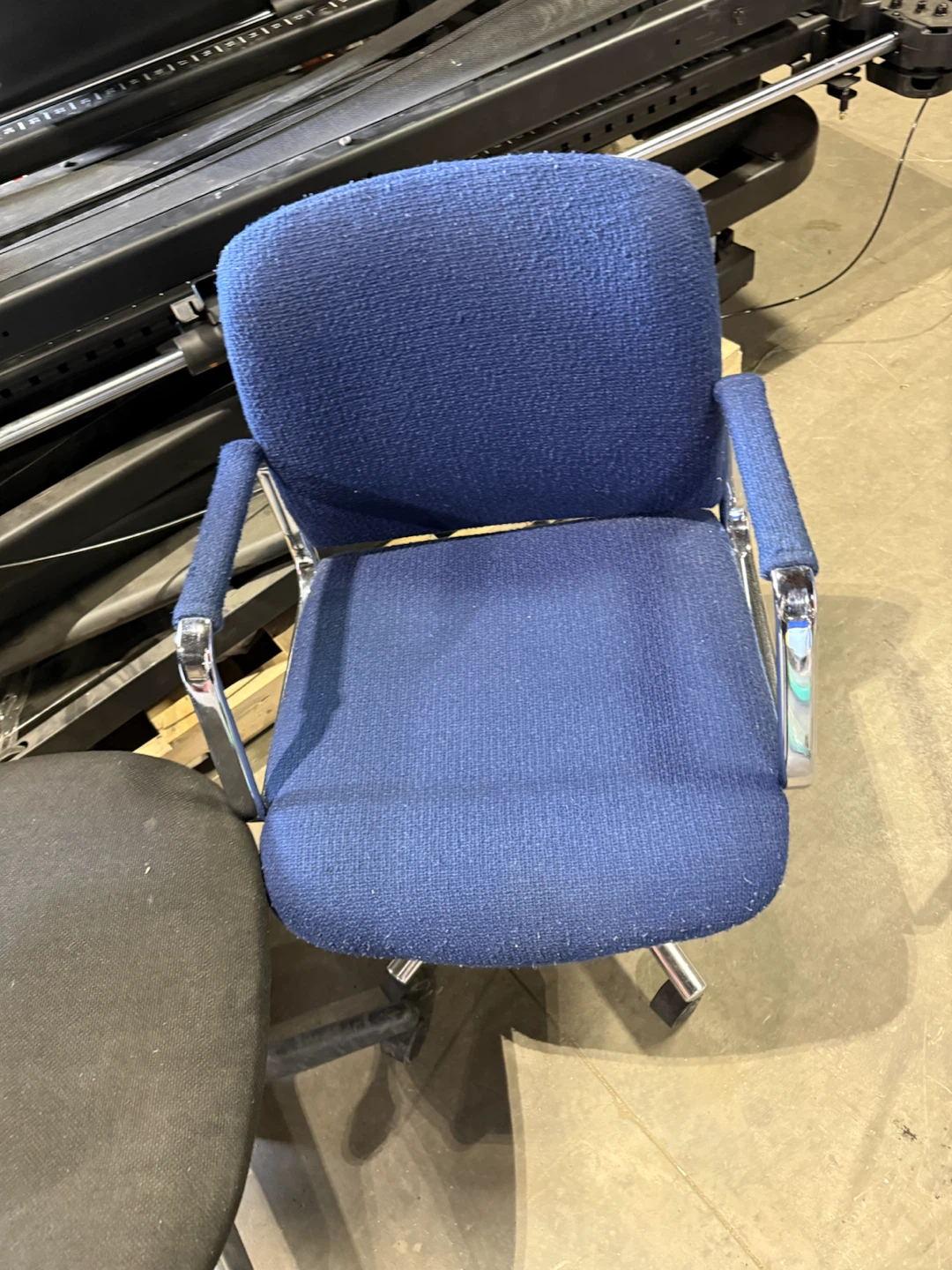 Free chairs - photo 4