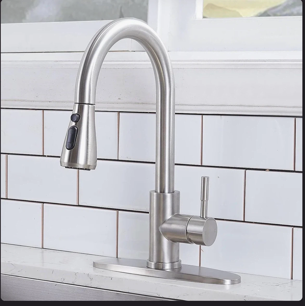 Brushed Nickel Single Handle Kitchen Faucet w Pull Down Sprayer