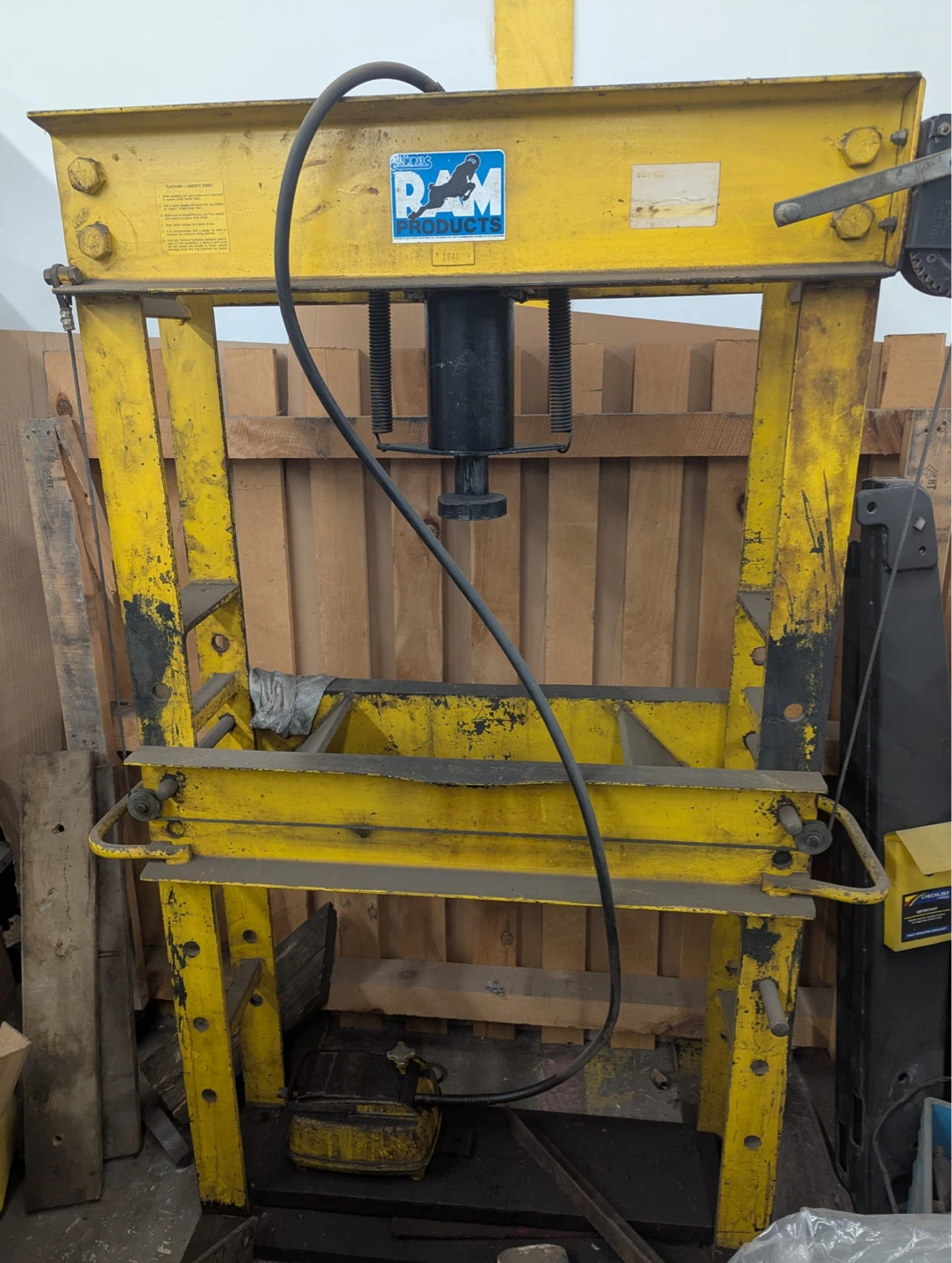 Commercial RAM Products Air/Hydraulic Press
