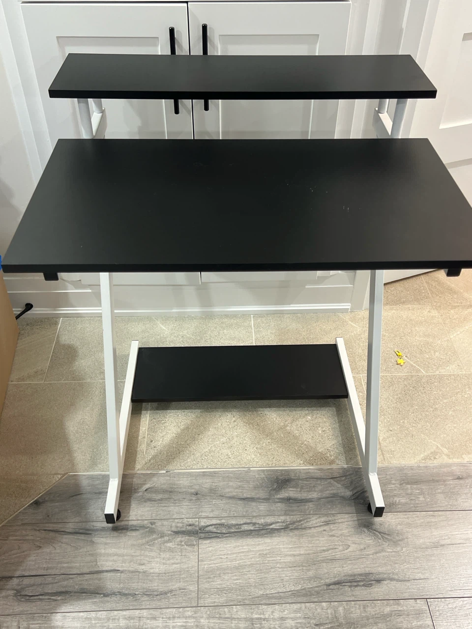 Desk and chair - photo 3