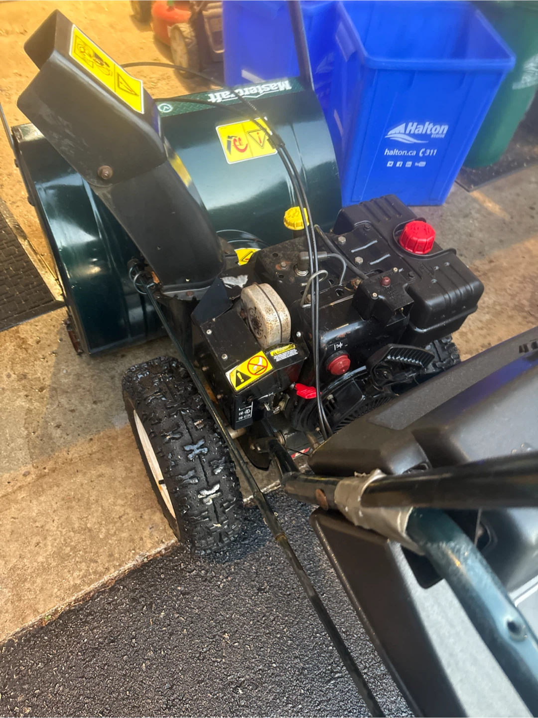 Mastercraft 8.5 HP 27" Snowblower - photo 3