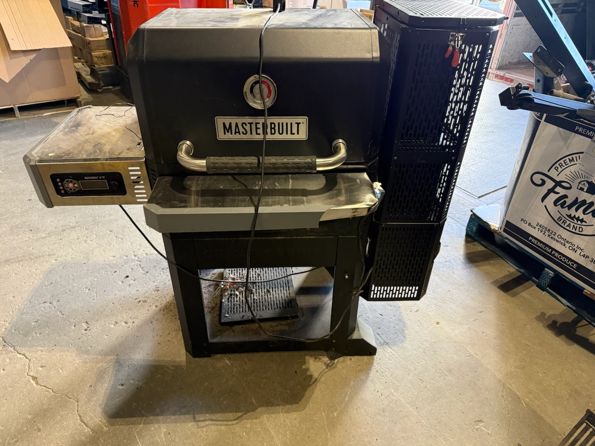 Masterbuilt 1050 Digital Charcoal BBQ + Smoker in Black
