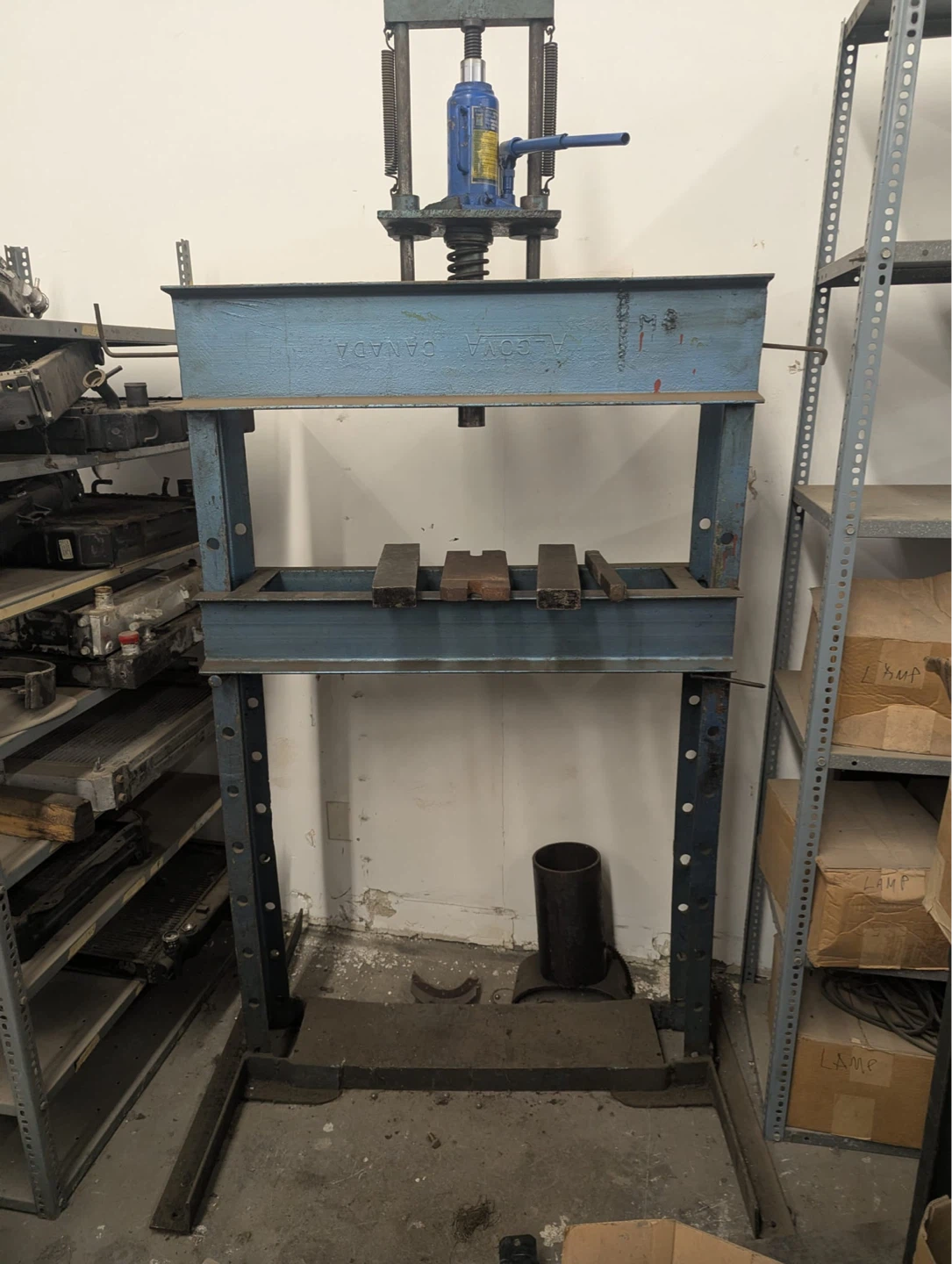 ALCOVA CANADA Manual Press
