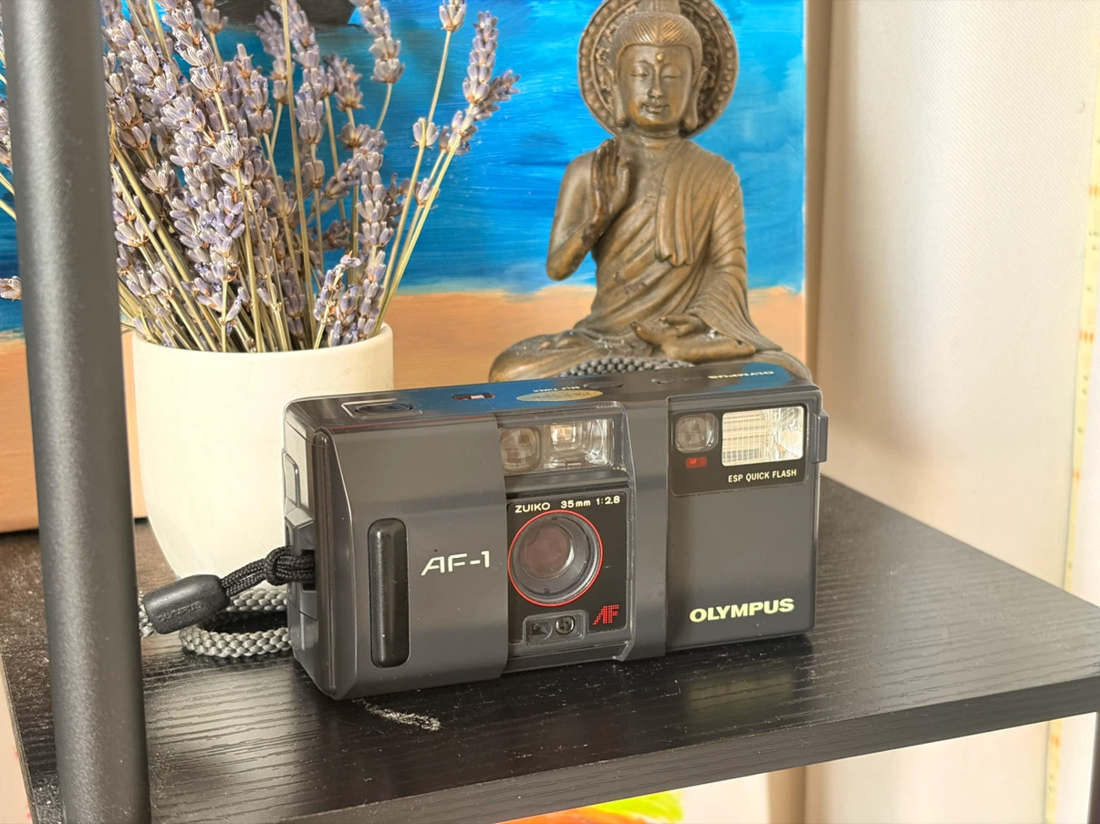 Olympus AF-1 Super 35mm Film Camera - photo 3