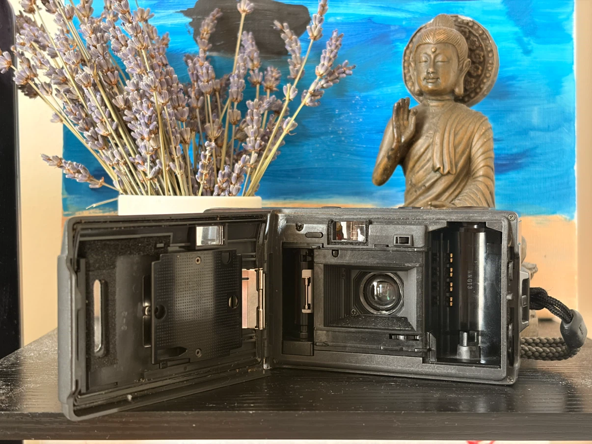 Olympus AF-1 Super 35mm Film Camera - photo 5