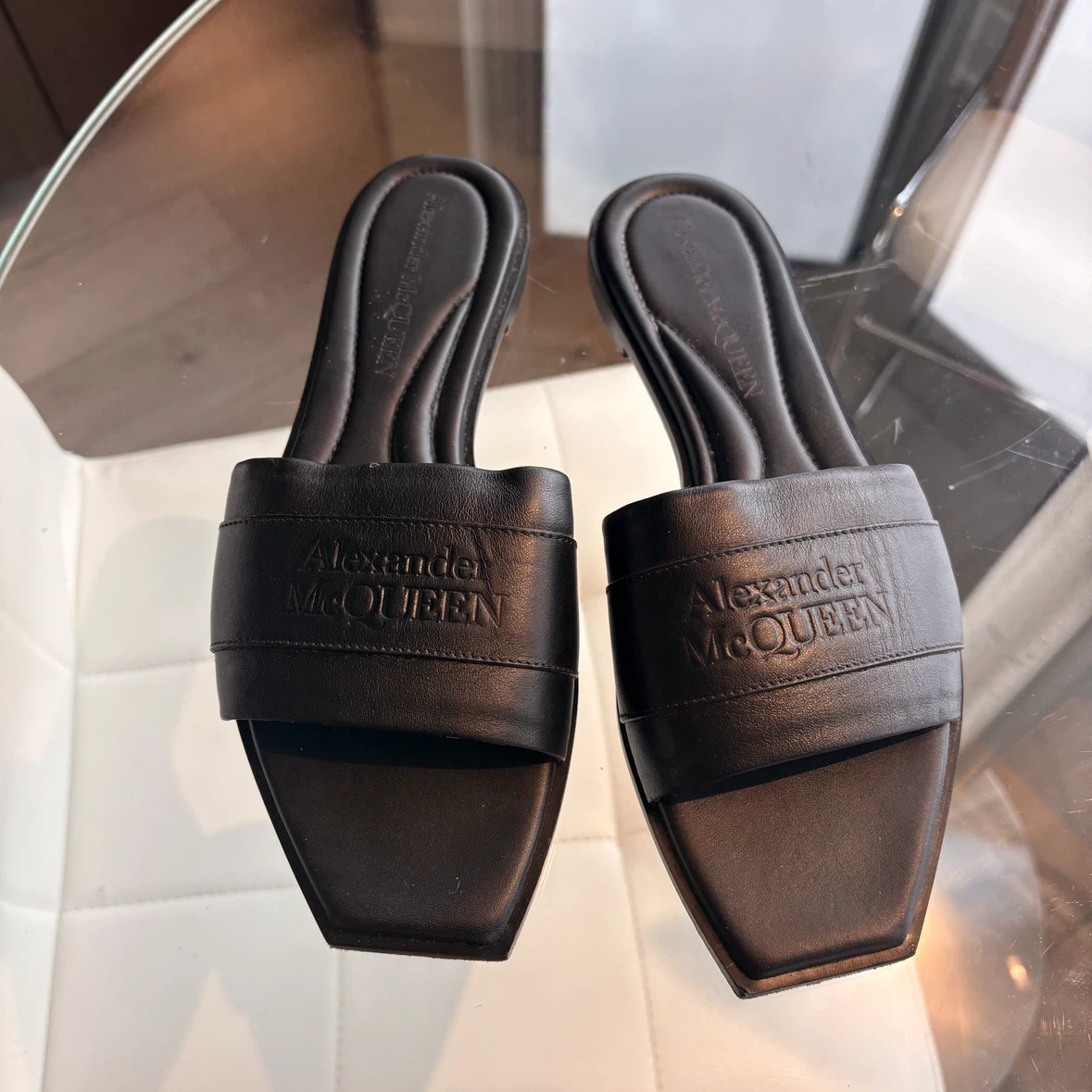 Alexander McQueen Black Leather Slides - photo 4