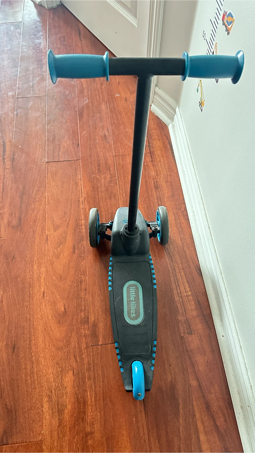 Little Tikes 3-Wheel Scooter