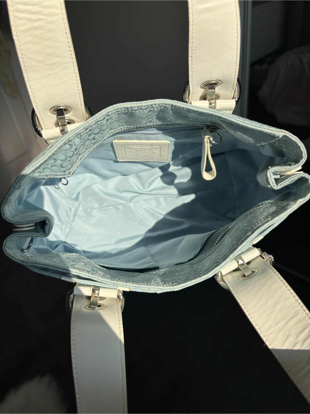 Blue and white Coach soho Tote Bag - photo 3