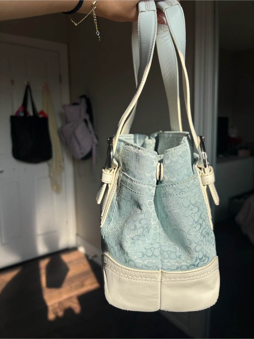 Blue and white Coach soho Tote Bag - photo 5