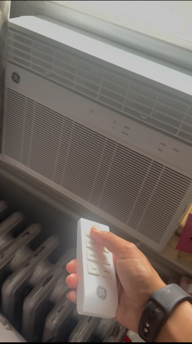 GE Window Air Conditioner - photo 3
