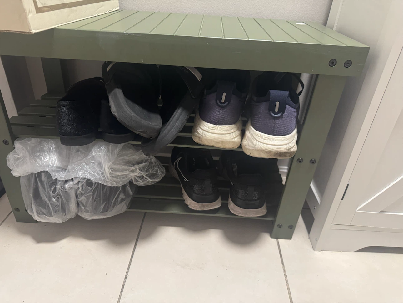 Ikea new dining table with 4 chairs and free toaster - photo 3
