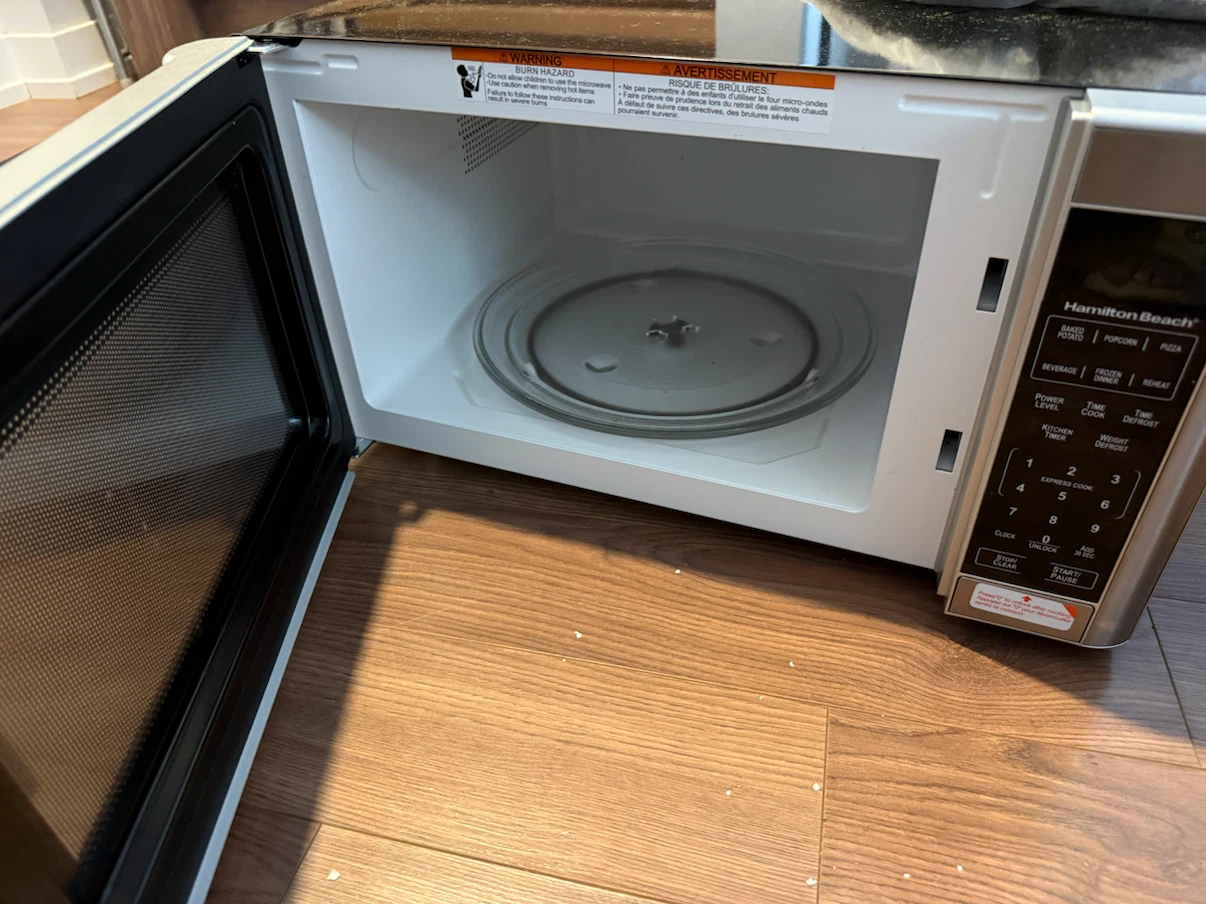 Hamilton Beach Microwave 1.1 cu. ft. - photo 2