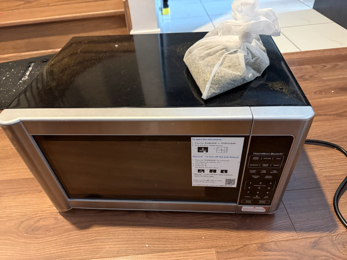 Hamilton Beach Microwave 1.1 cu. ft. - photo 3