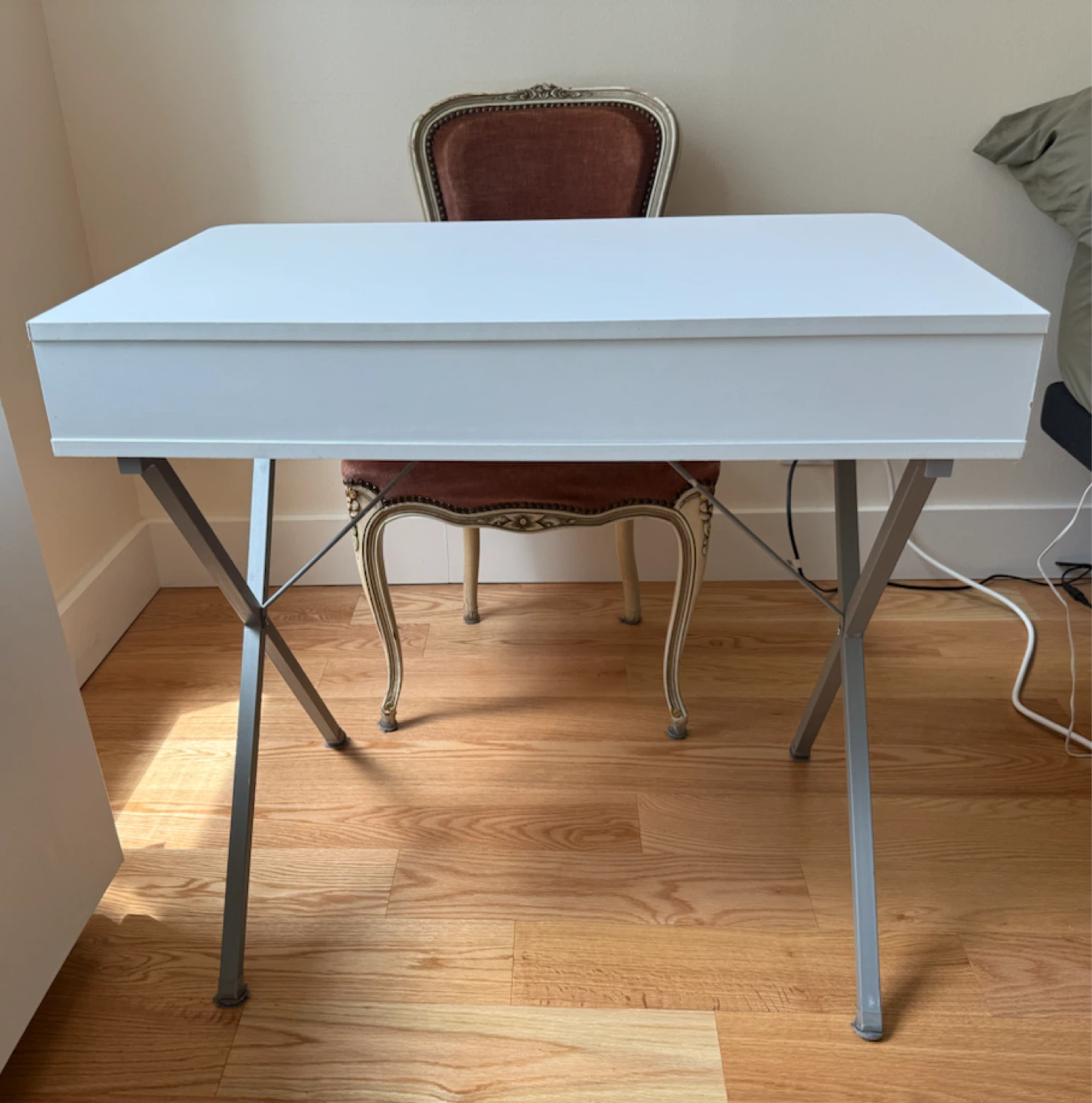 Work Desk - photo 2