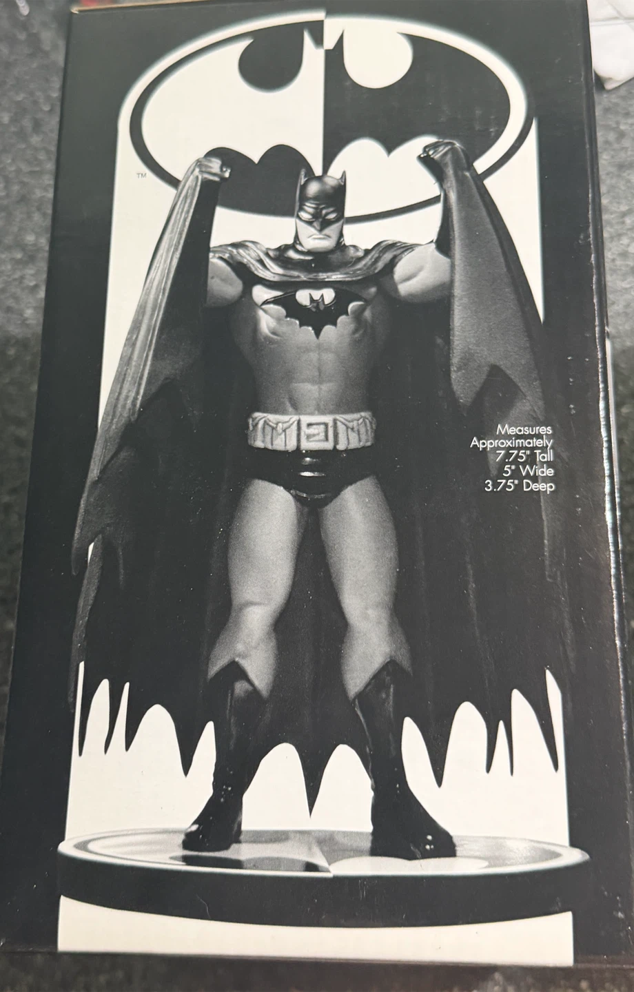 DC Direct Batman Black and White Statue by Matt Wagner - photo 4
