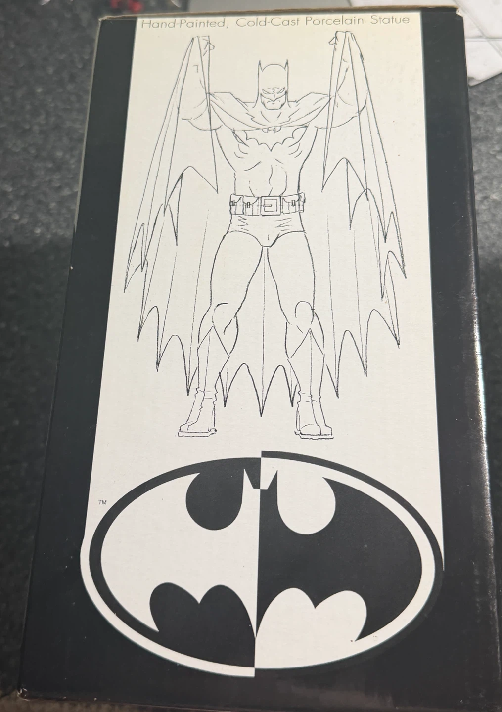 DC Direct Batman Black and White Statue by Matt Wagner - photo 5