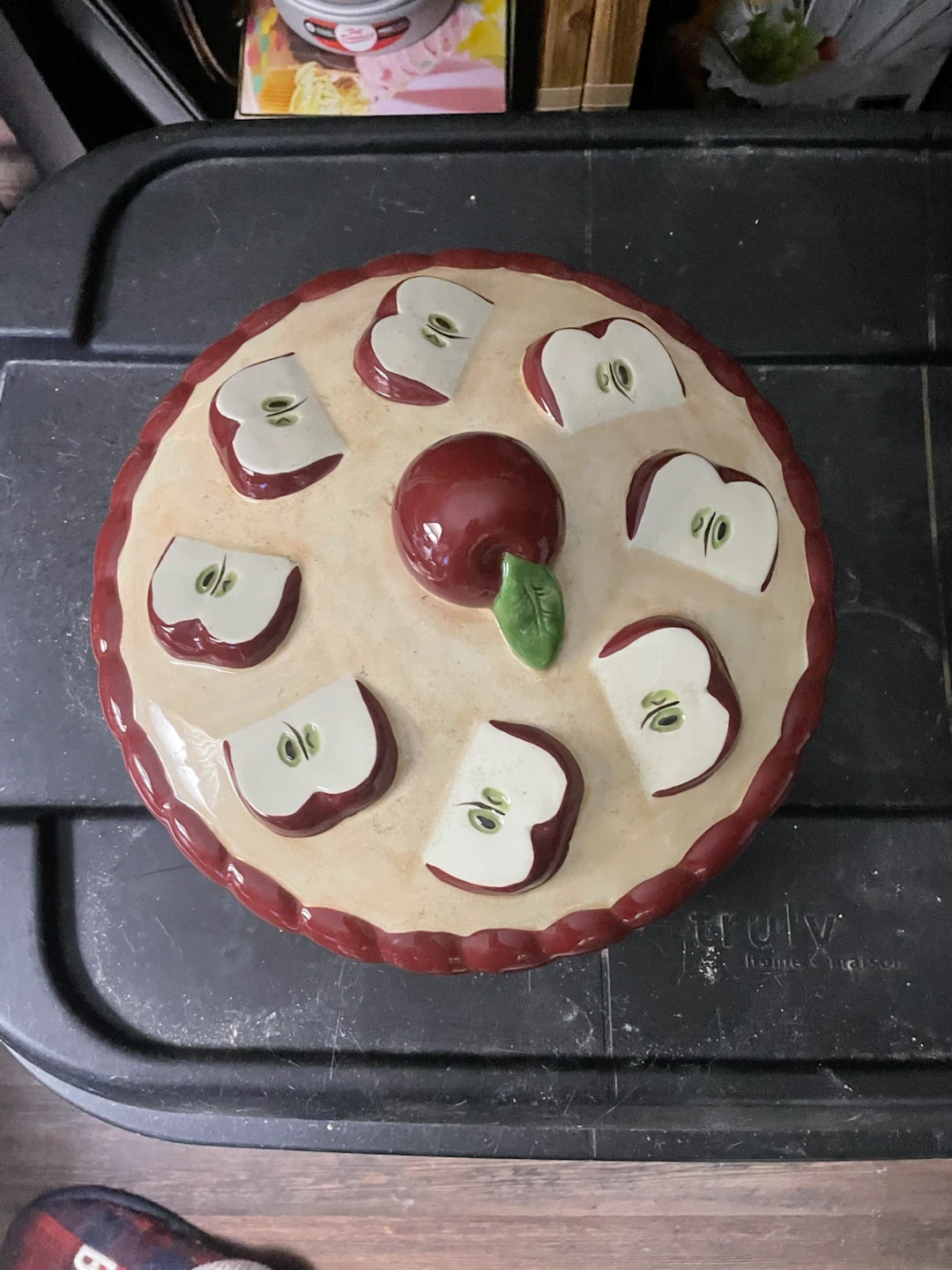 Apple Pie Baking Dish with Lid