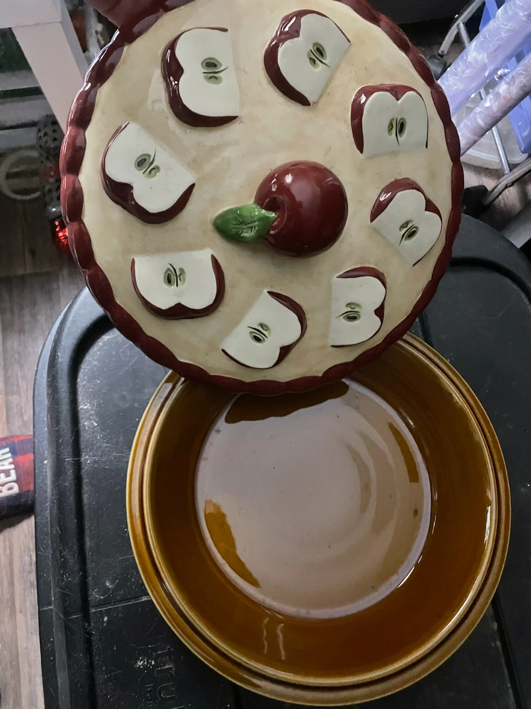 Apple Pie Baking Dish with Lid - photo 2