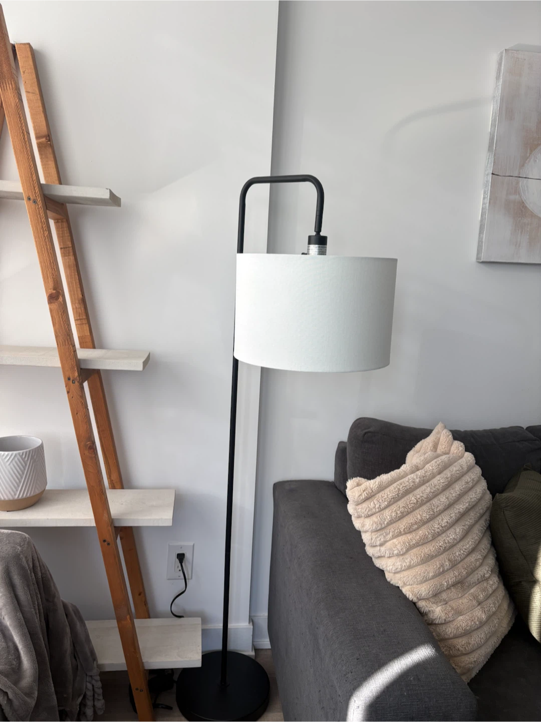 Black Floor Lamp - photo 2