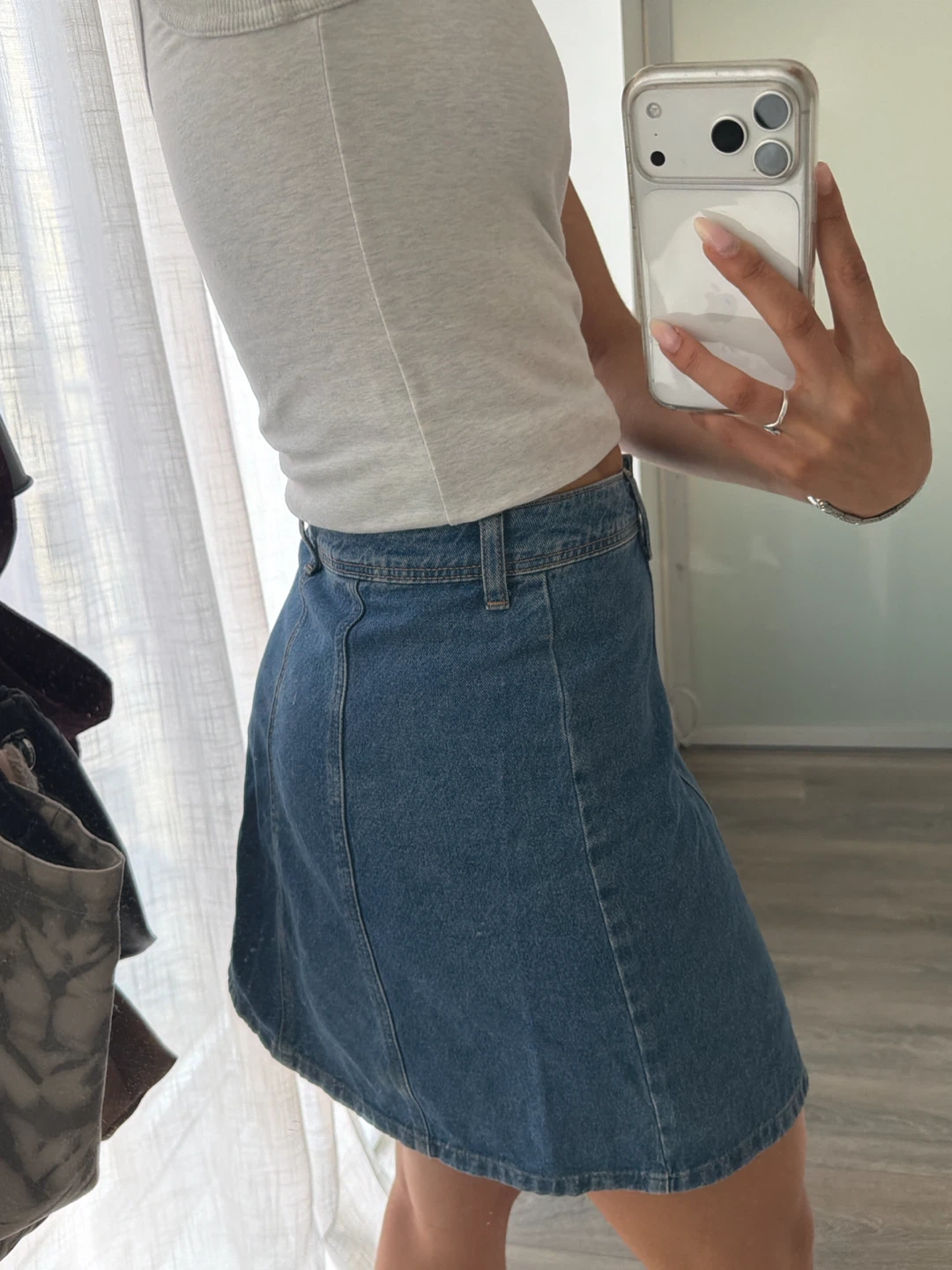Denim midi skirt with buttons - photo 3