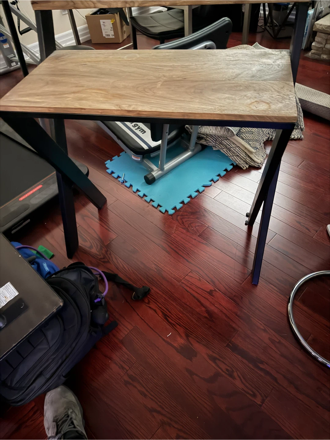 Small wooden table with iron accent - photo 2