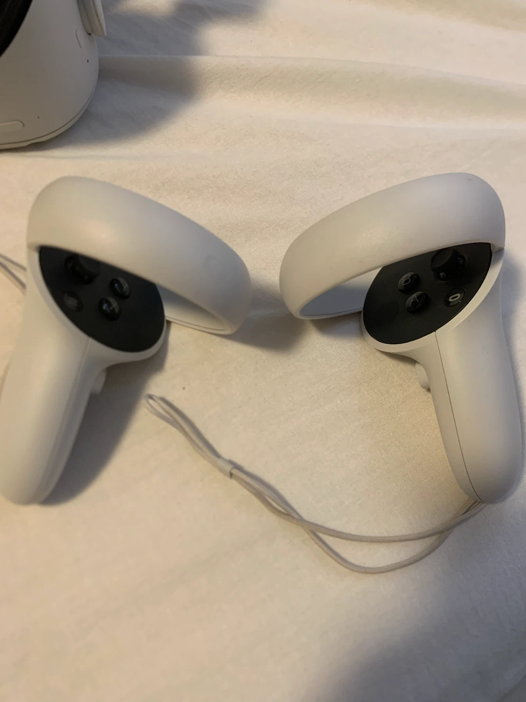 Meta Quest 2 VR Headset with Controllers - photo 3