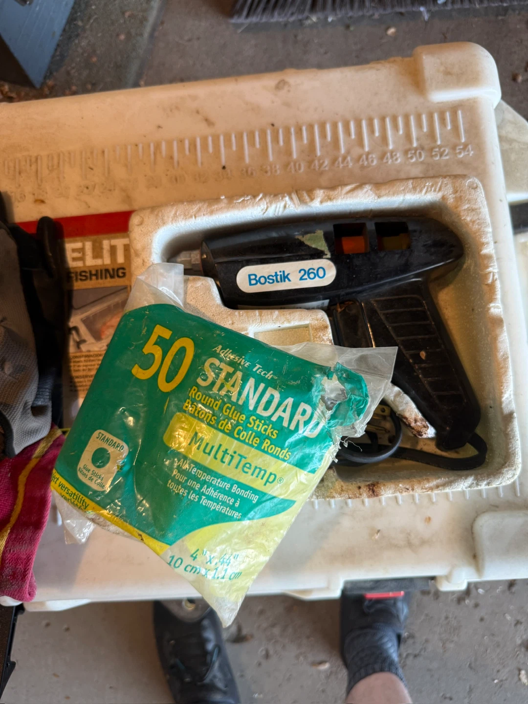 Bostik 260 Hot Glue Gun with Standard MultiTemp Glue Sticks - photo 2