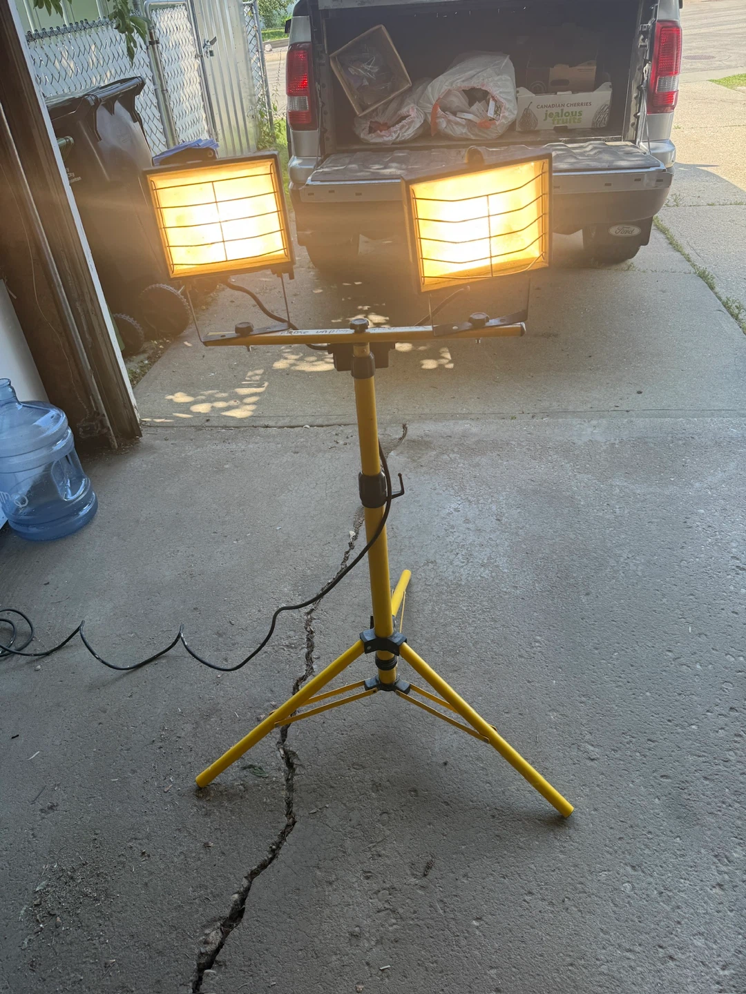 Dual Head Halogen Work Light on Tripod Stand