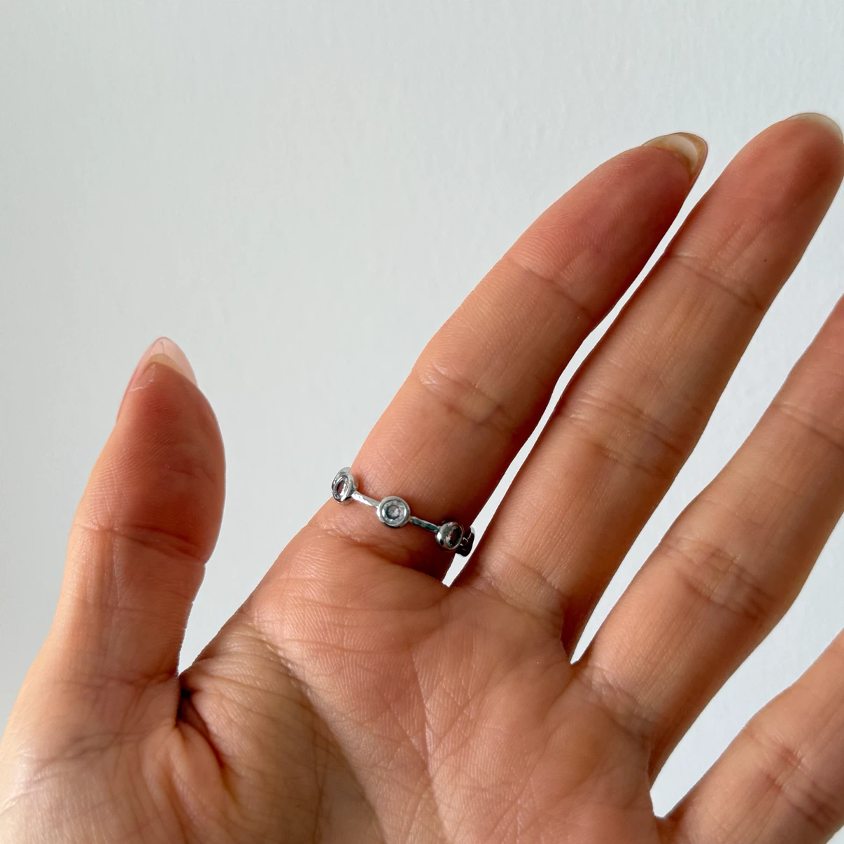 Brass ring with clear stones - photo 3