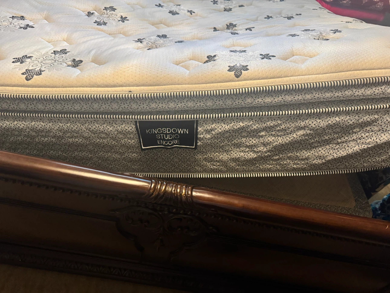 Kingsdown Studio Encore Queen Mattress with box bed - photo 2