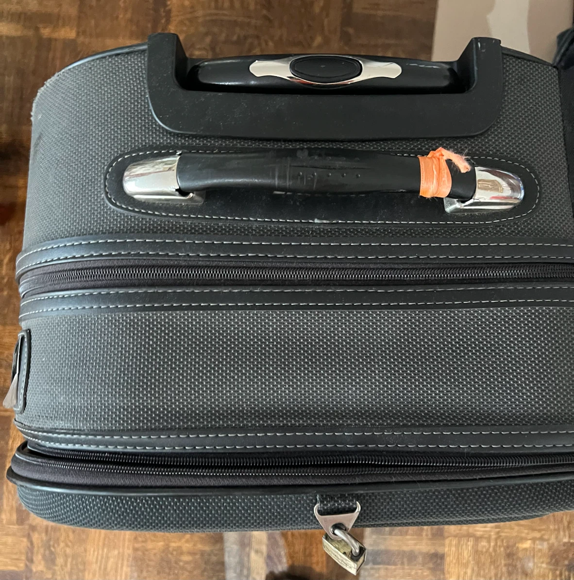 Lansay Rolling Suitcase - photo 2