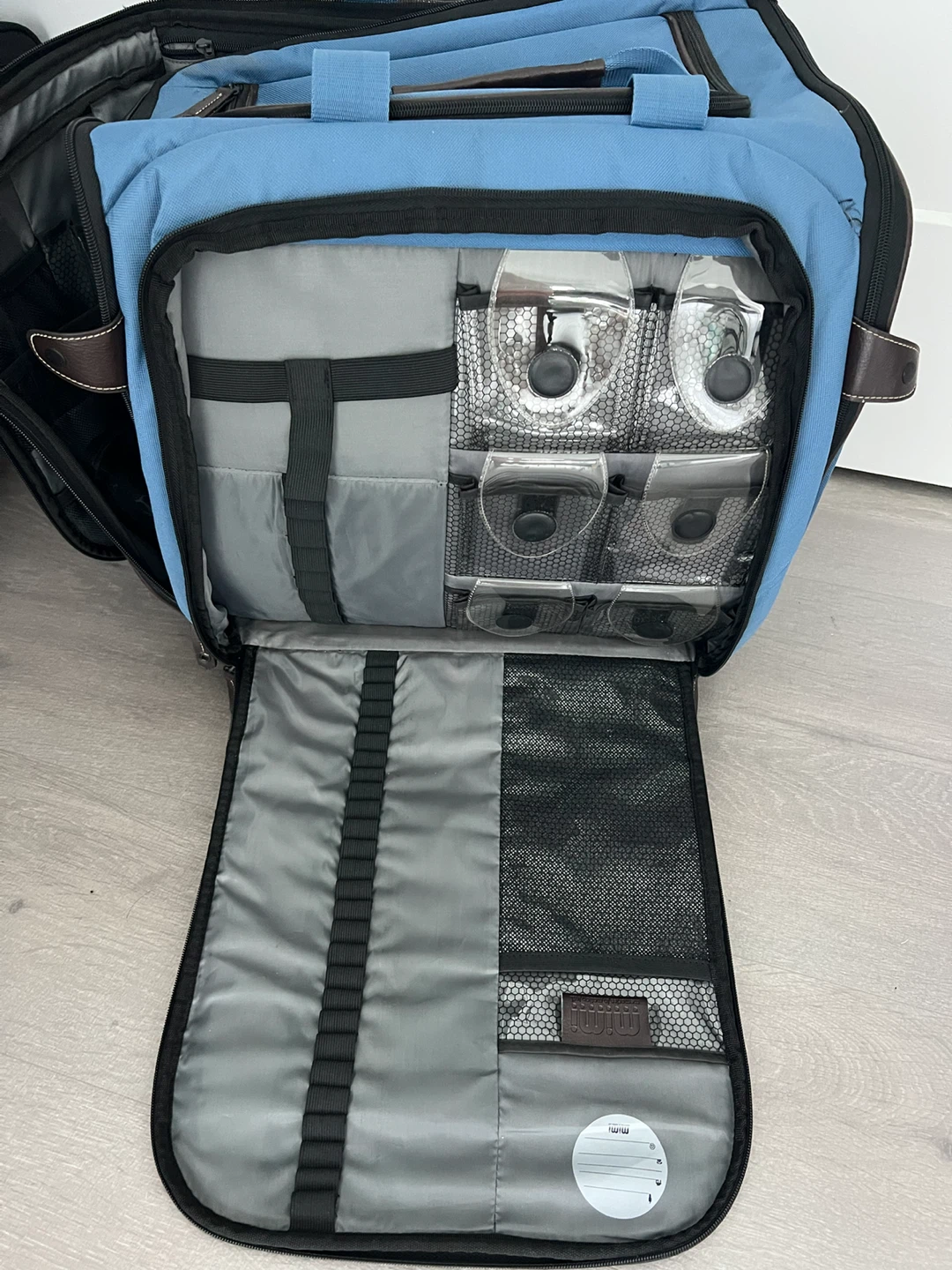 Blue rolling carrier with accessories - photo 4
