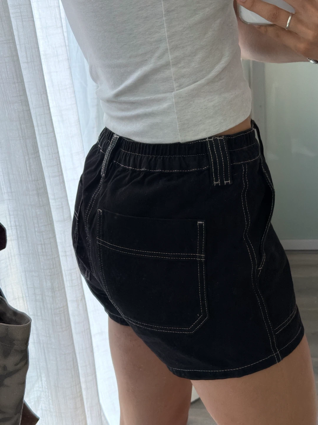 black cargo urban outfitters shorts - photo 2