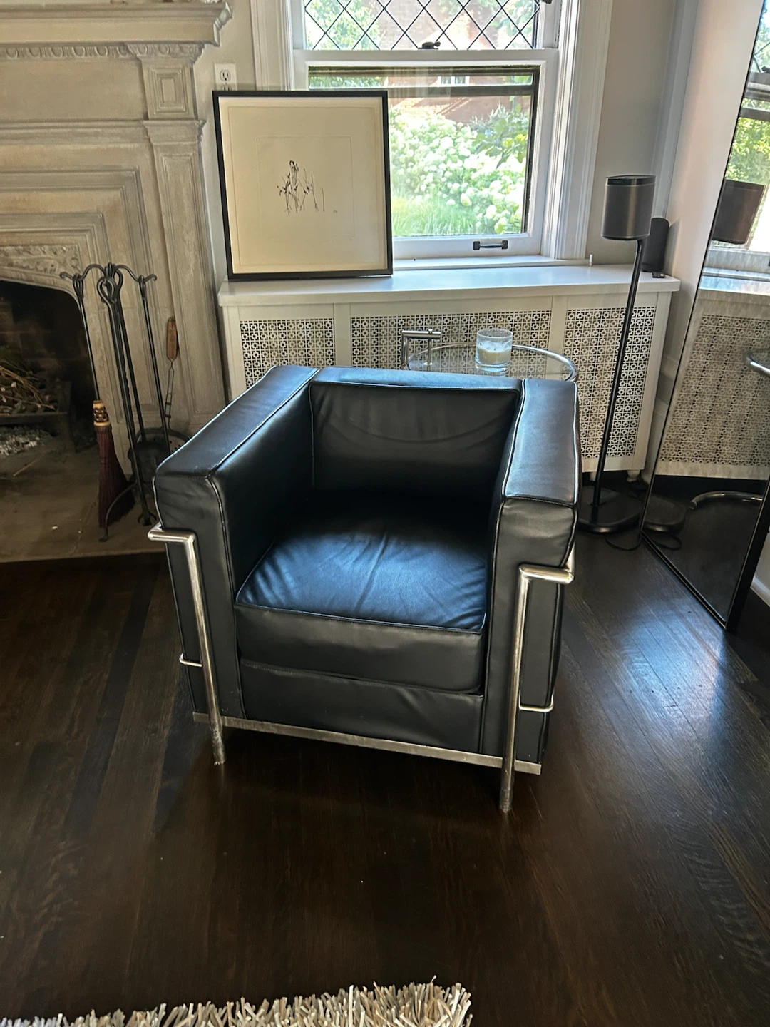 Black Leather Lounge Chair