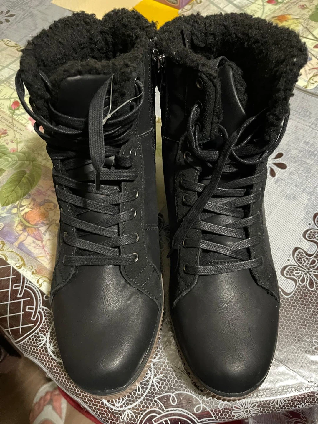 Black Lace-Up Boots with Fur Lining