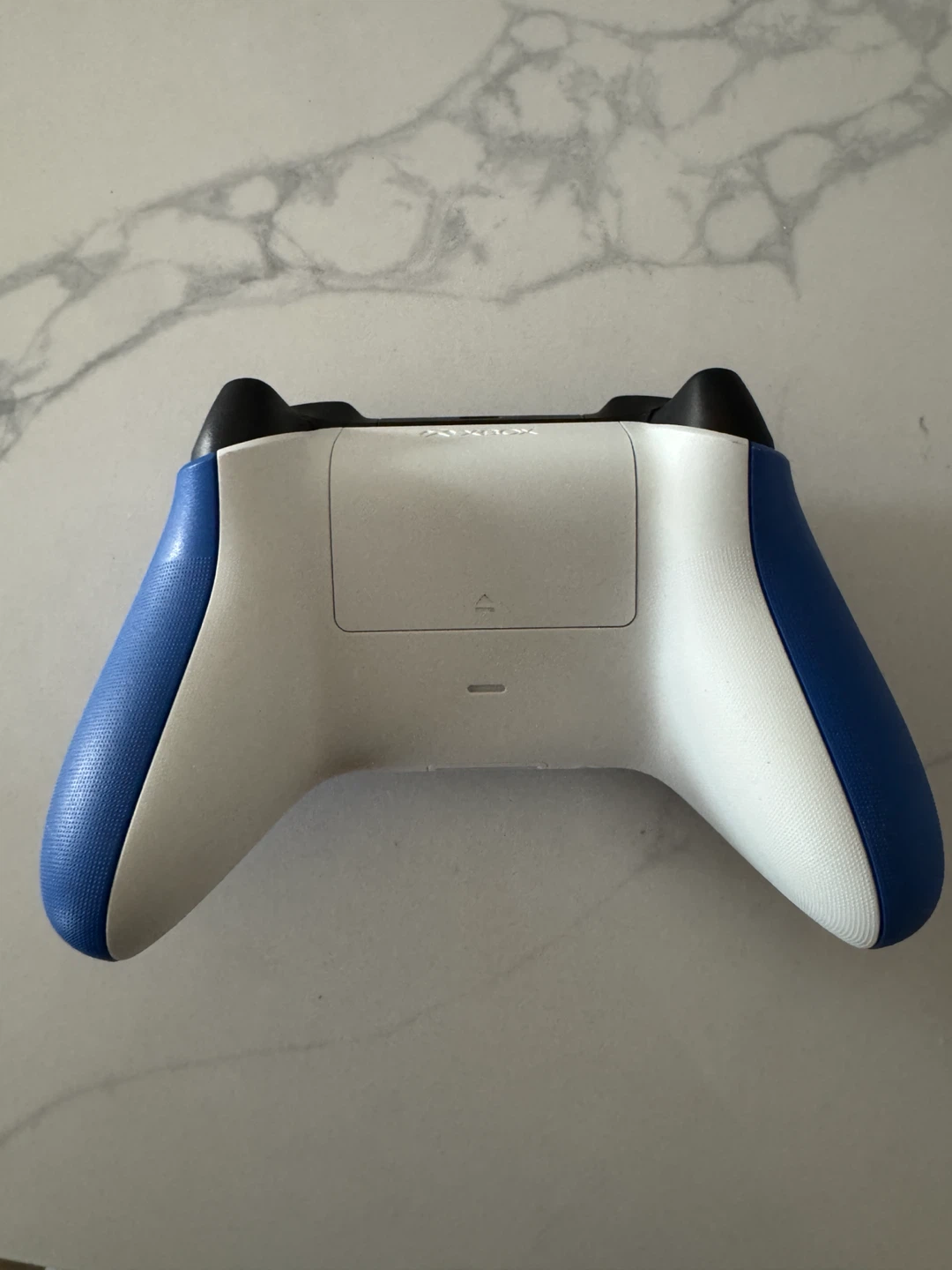 Xbox Wireless Controller with Rechargeable Battery - photo 4